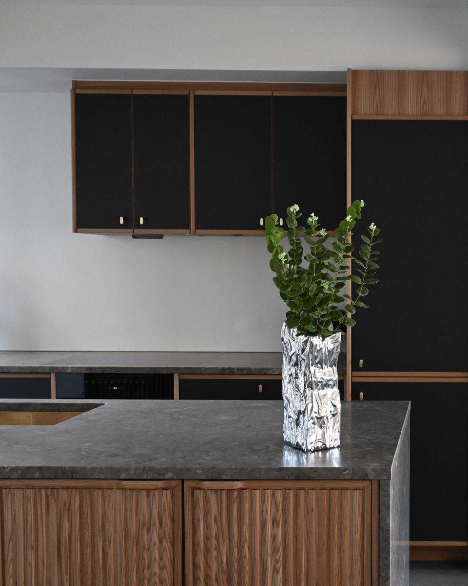 Kami Vase Medio Krom